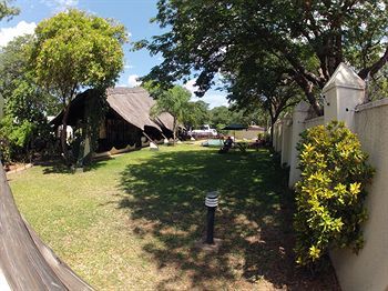 Adventure Lodge Victoria Falls Exterior photo